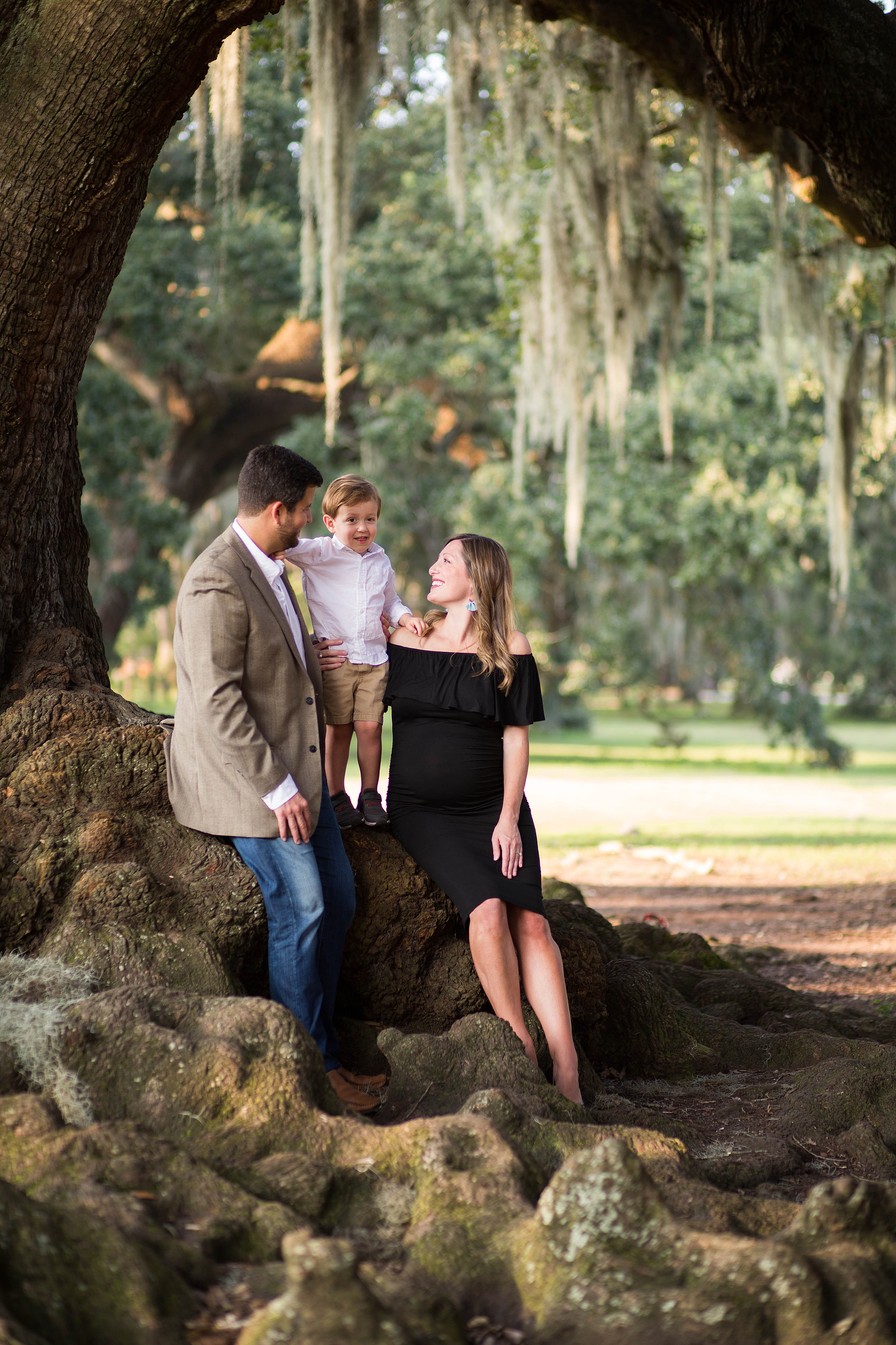 Family portraits at the Tree of Life in Audubon Park, New Orleans, Louisiana