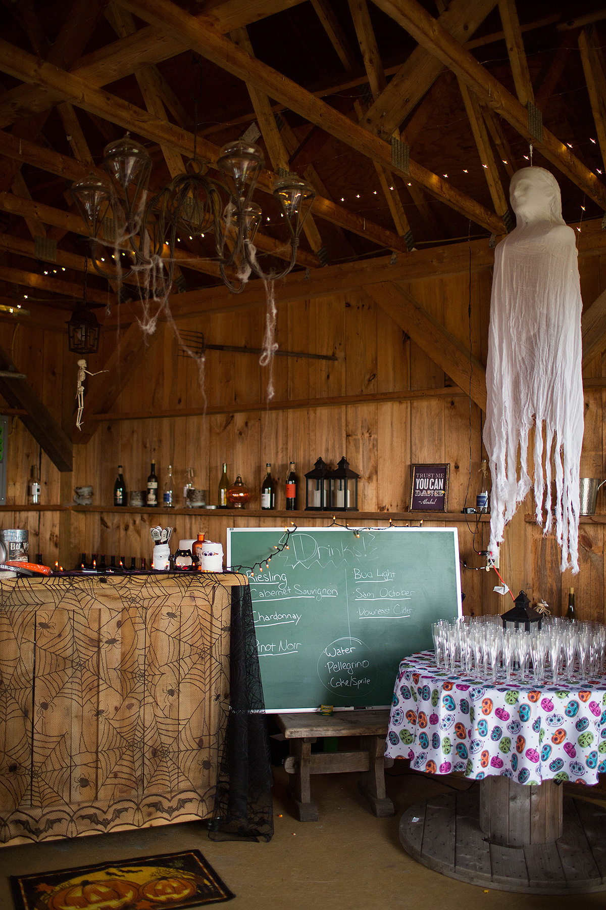 Halloween wedding decorations